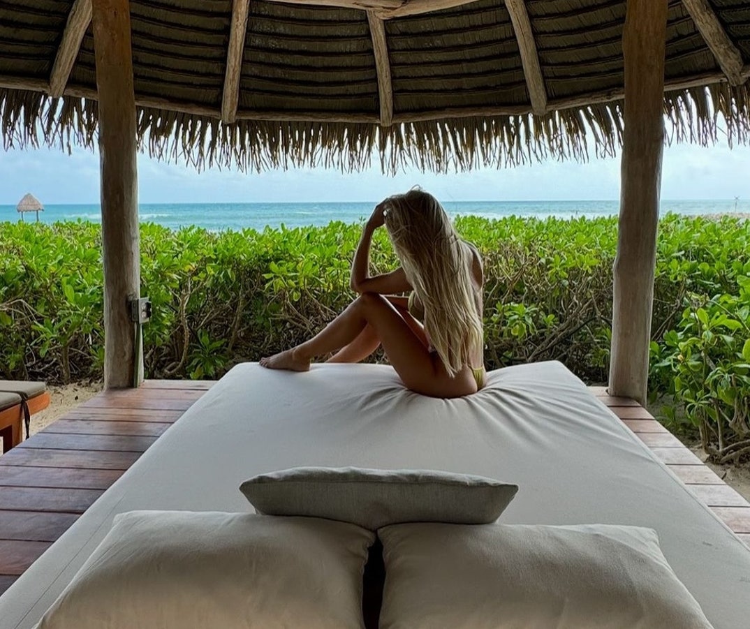 1120 Christine Quinn Hot Shots Mexico 8