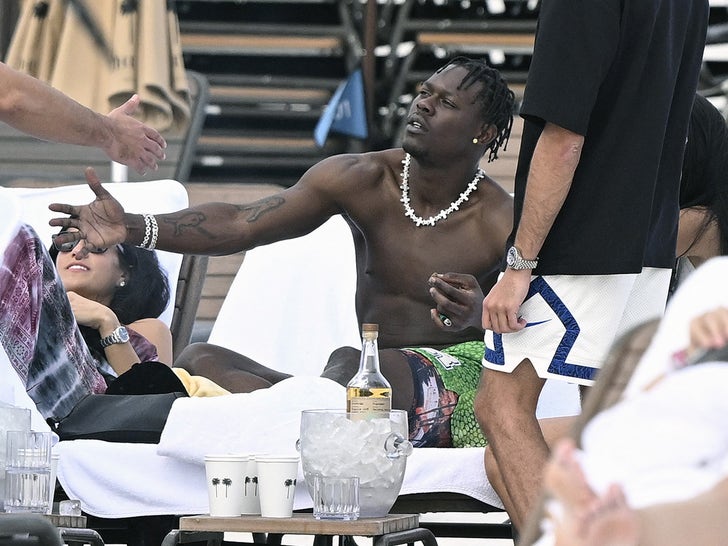 Yankees' Jazz Chisholm Smokes, Drinks During Miami Beach Getaway