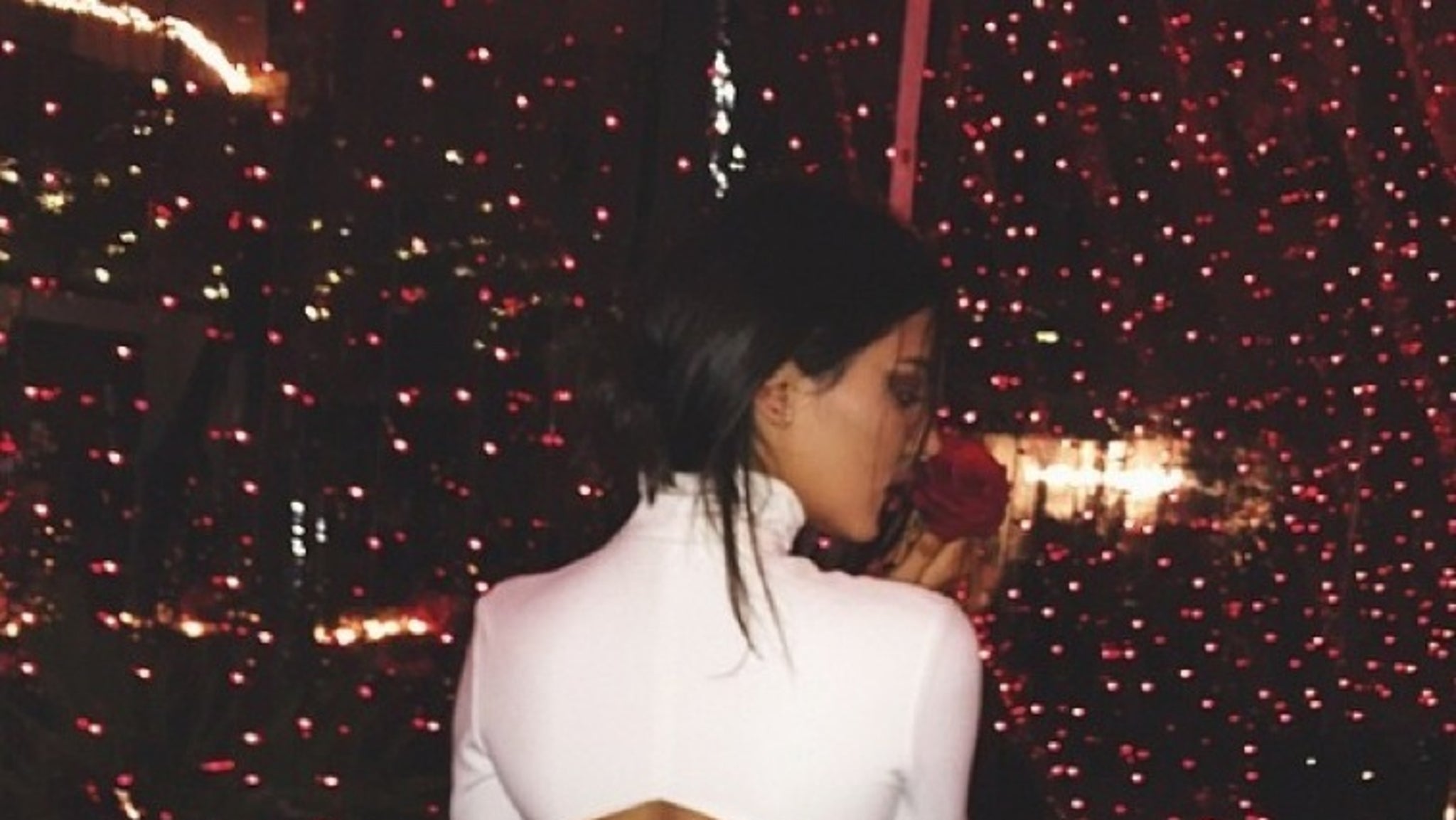 20 Sexy Photos Of Kendall Jenners Cakes To Celebrate Her Big Birthday 3020