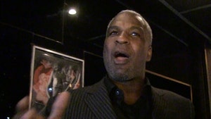 Charles Oakley Pissed at Patrick Ewing ... You Shoulda Called After MSG Fight! (VIDEO)