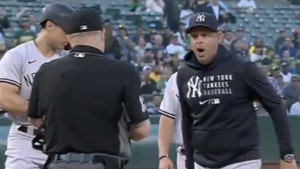 Yankees' Aaron Boone Melts Down On Ump After Ejection, Epic Tirade!