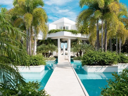 1212_nicki_minaj_turks_and_caicos_crib_primary