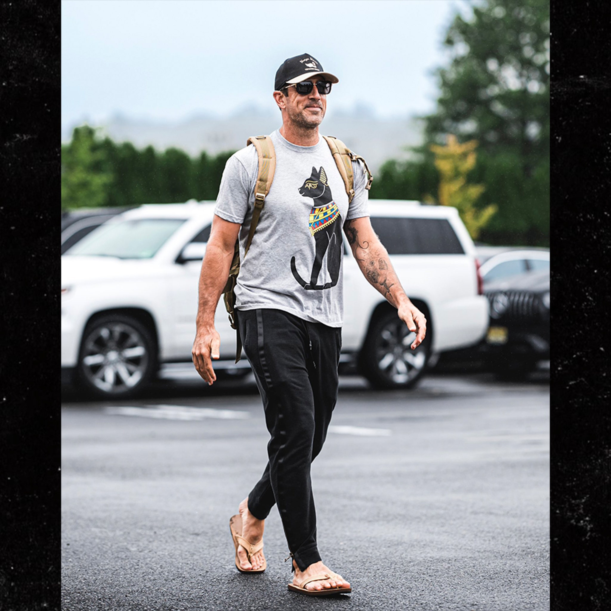 Aaron Rodgers Trolls Critics With Egyptian Cat Shirt At Jets Training Camp