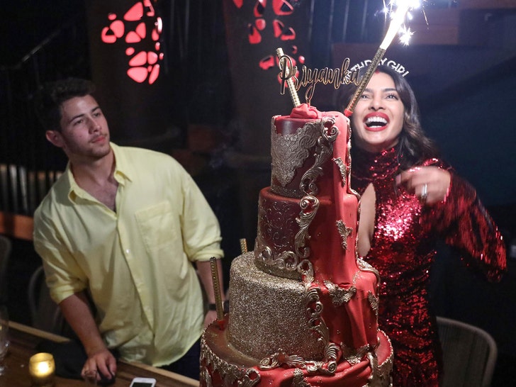 0719_Priyanka-Chopra-Nick-Jonas-celebrating-her-birthday-at-Kimodo-in-miami-instar