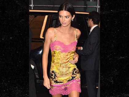0907 kendall jenner nyfw mr chow main splash