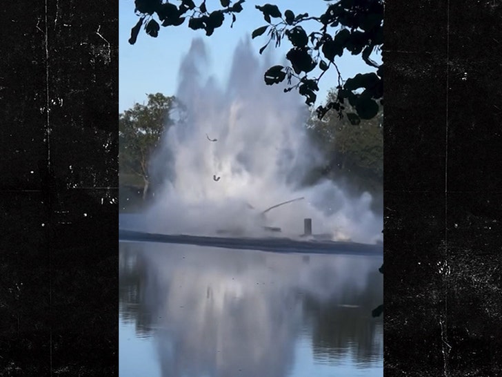 082525-helicopter-crash-splash