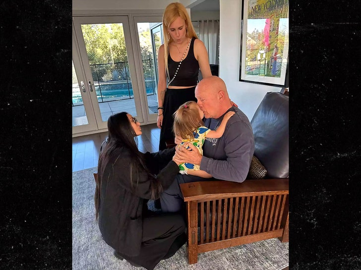 demi moore bruce willis rumer willis louetta willis insta 1