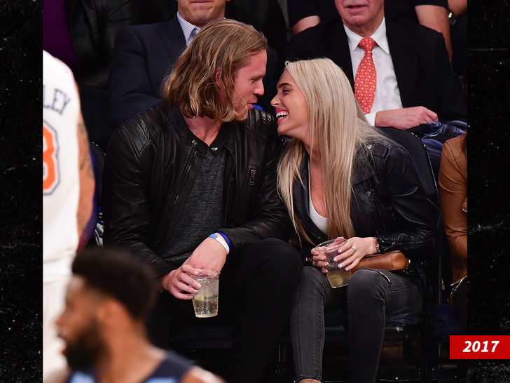 sub Noah Syndergaard and Alexandra Cooper getty