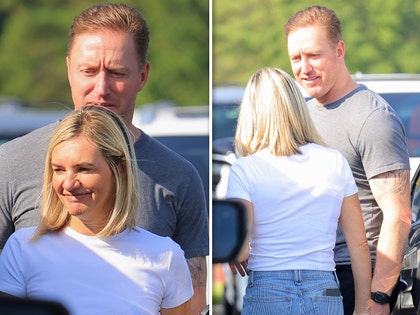 gallery-launch-Kroy-Biermann-backgrid-1