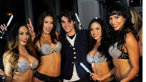 'Breaking Bad' Star RJ Mitte -- VEGAS RAGER FOR 21ST BDAY ... Mom Was There Too