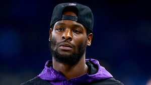 Le'Veon Bell Calls Himself 'Overrated, Bad Rapper' After Being Cut By Ravens