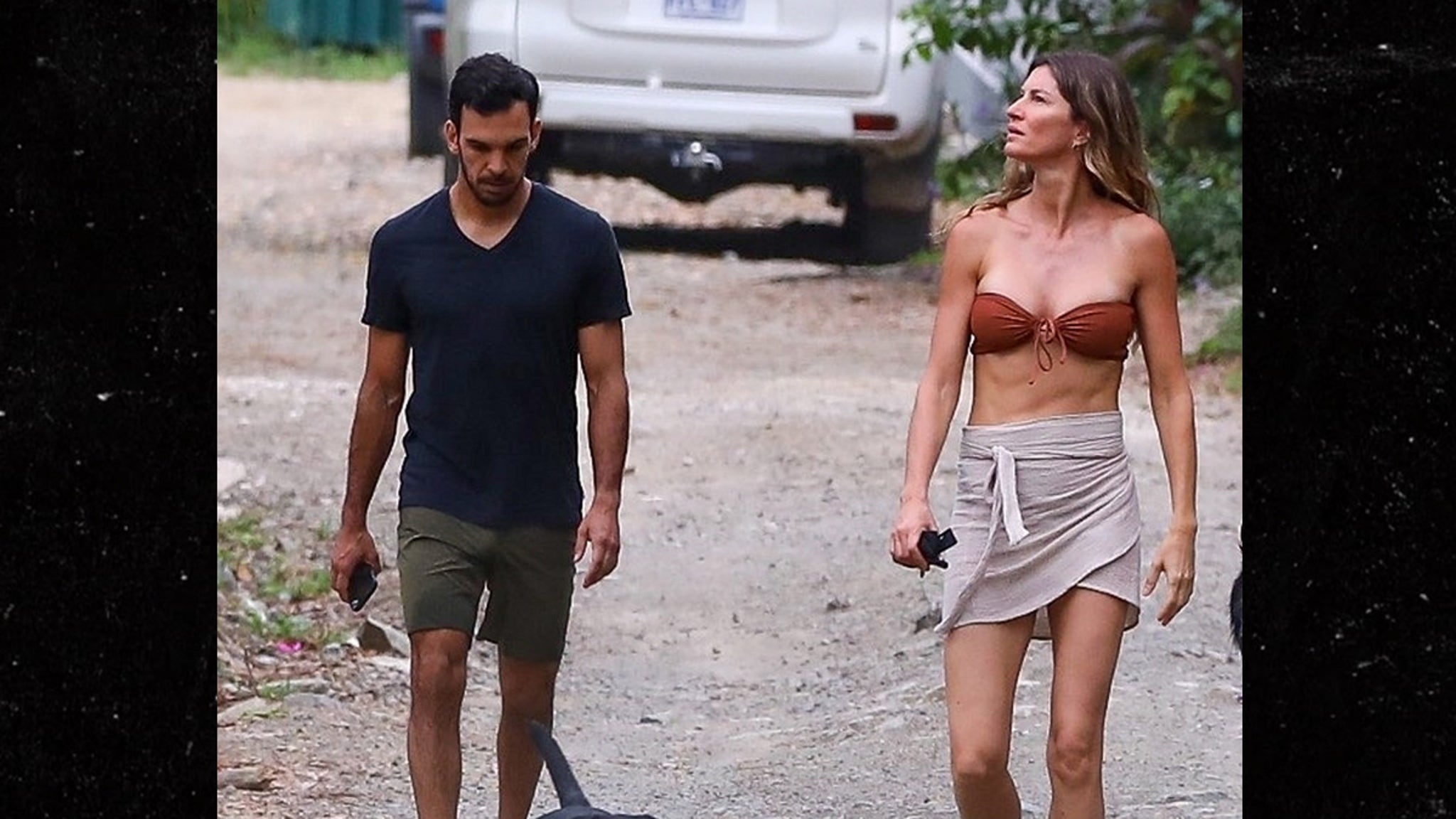 Gisele Bündchen and jiu-jitsu instructor Joaquim Valente were spotted together at a restaurant in Costa Rica with Bündchen’s children