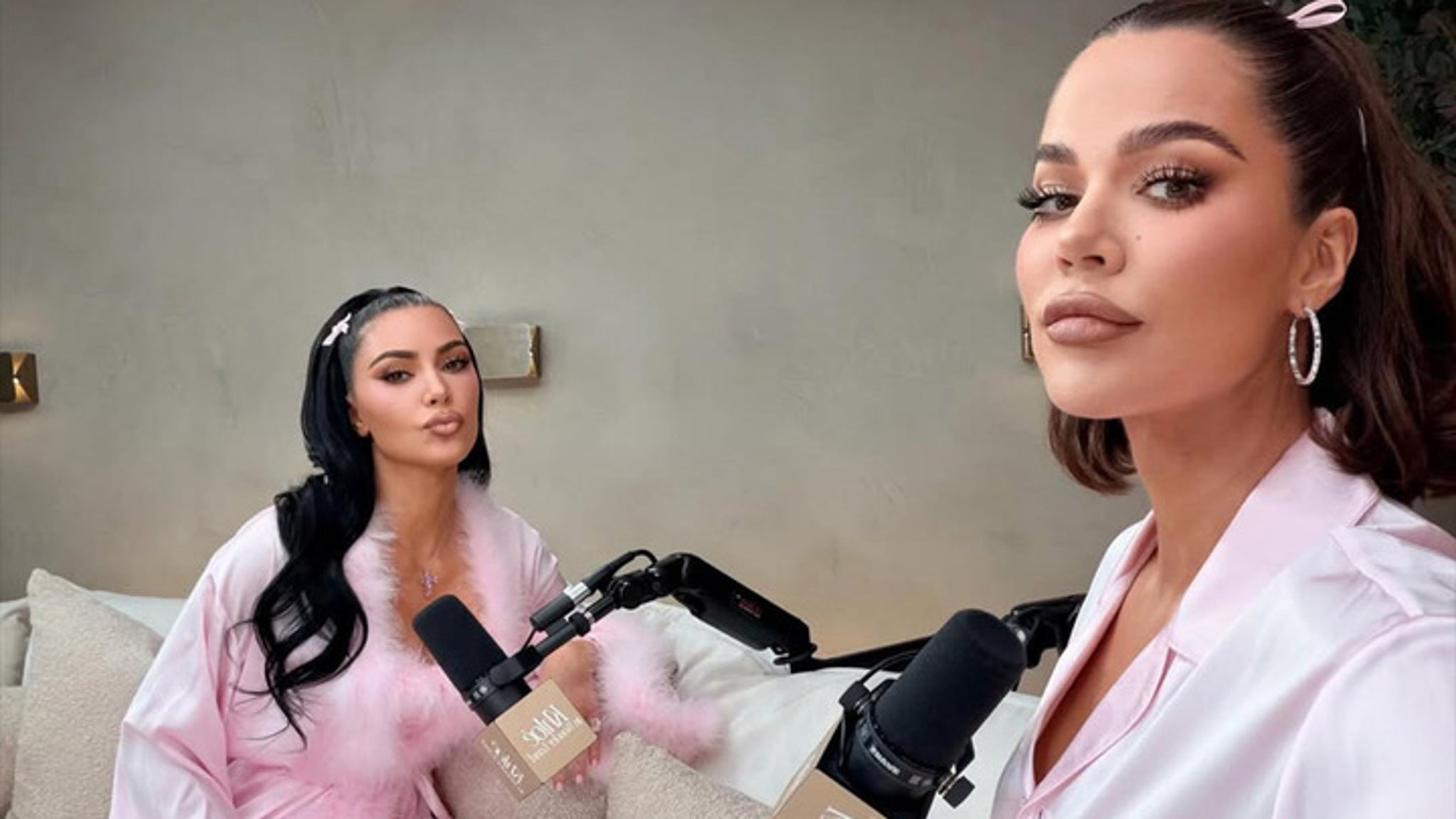 Kim Kardashian vs. Khloe Kardashian Who’d you Rather?! Silky Sisters Kim Kardashian vs. Khloe Kardashian Who’d you Rather?! Silky Sisters