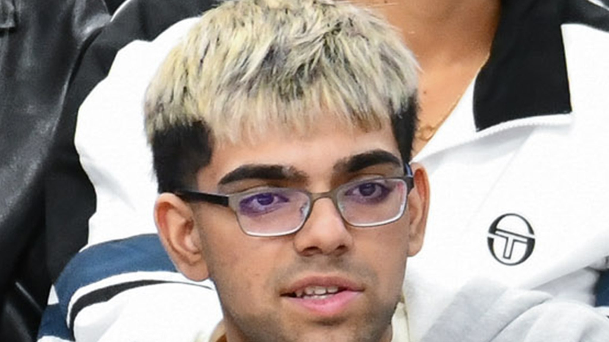 N3on, Benji Chávez aplastado en Los Ángeles