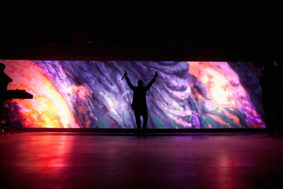 1027_kanye_performance_photos_23