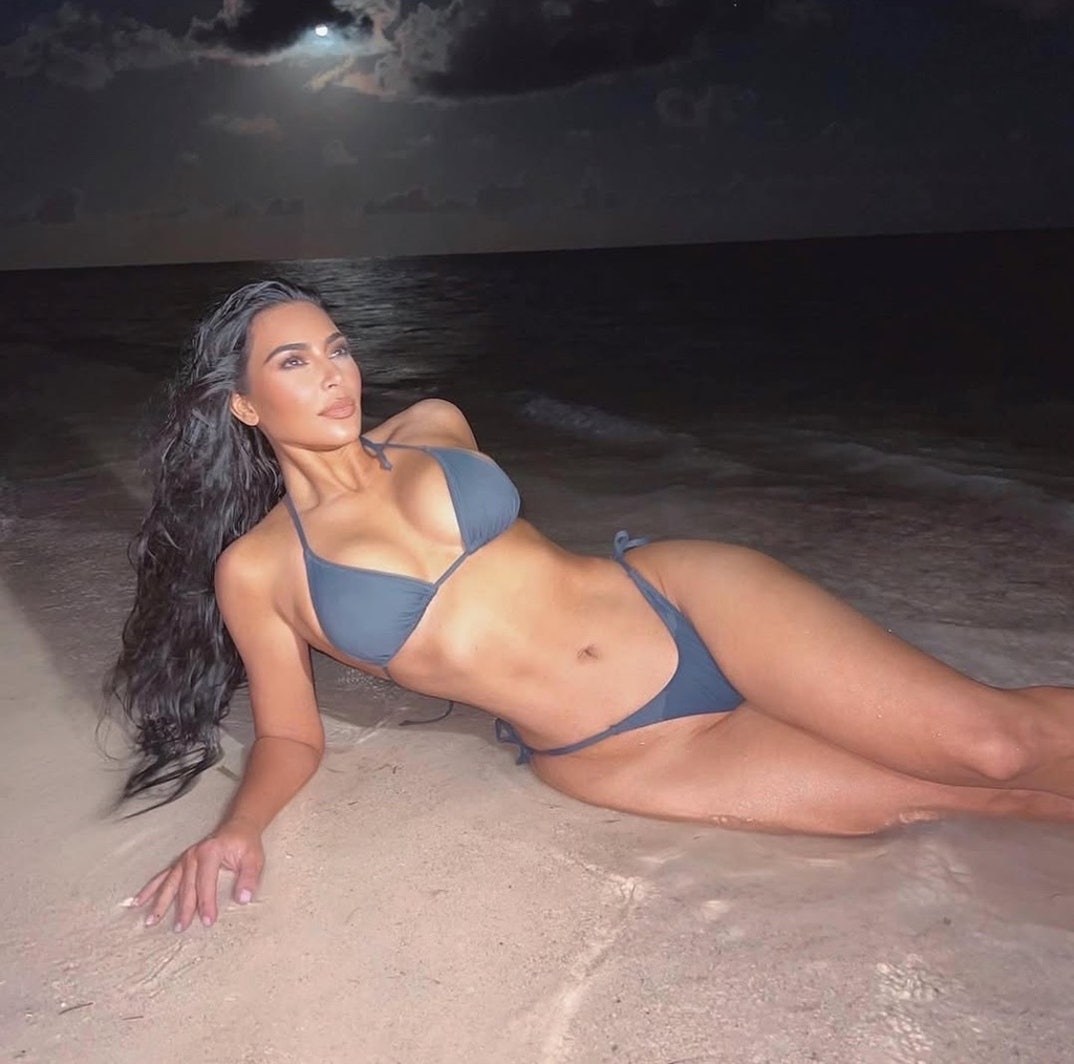 1212  Kim Kardashian Hot Shots 3