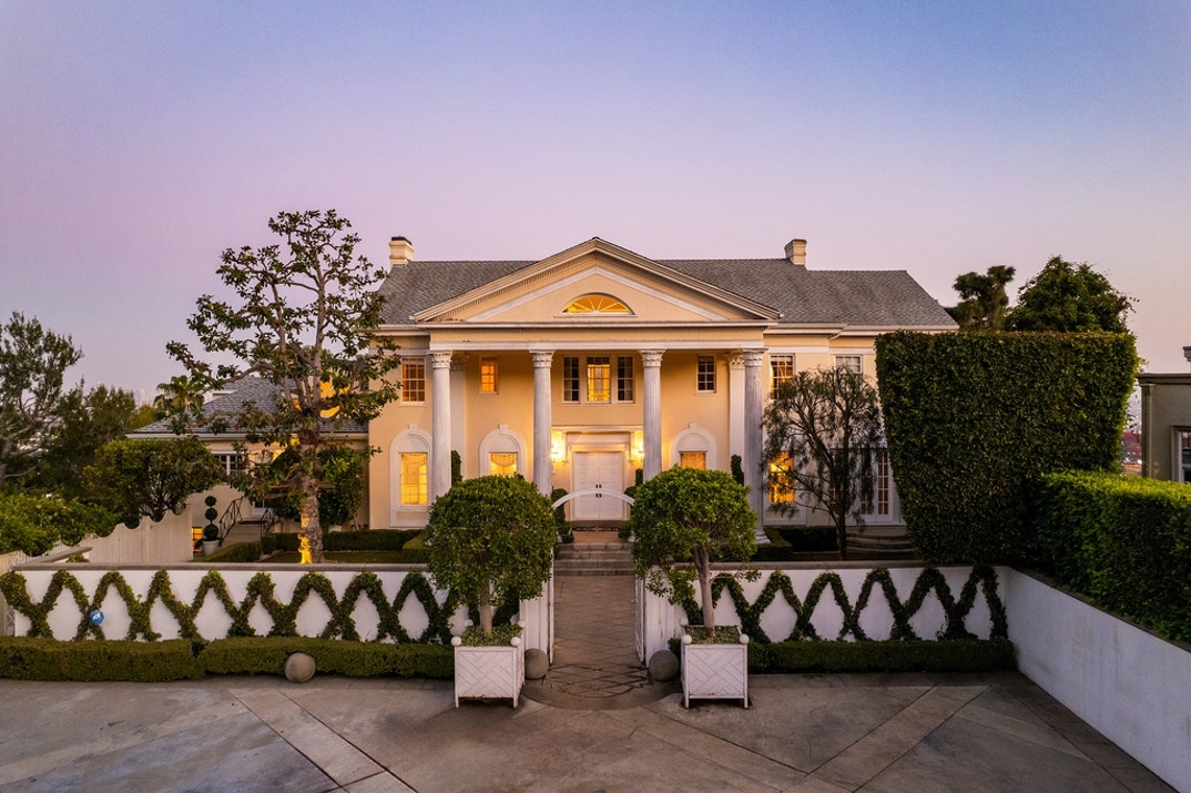 Richard Simmons Hollywood Hills New Photos 1