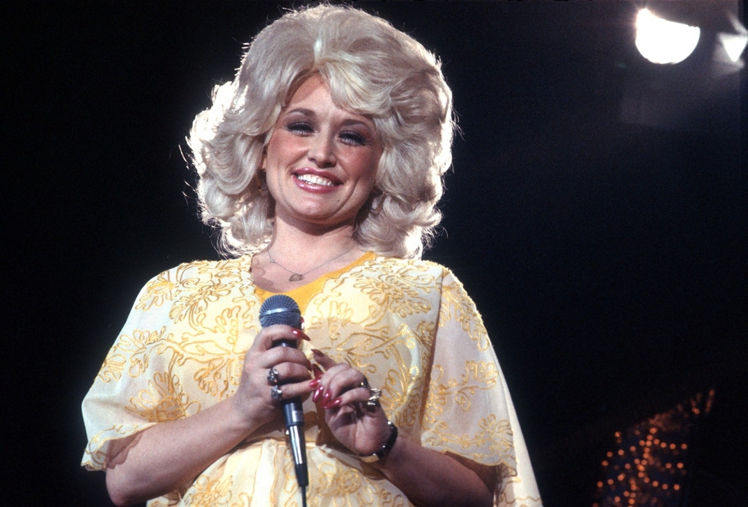 Dolly Parton On Stage 4
