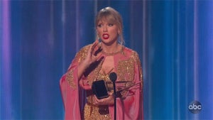 Taylor Swift Accepts AMA, No Direct Mention of Scooter Braun or Big Machine
