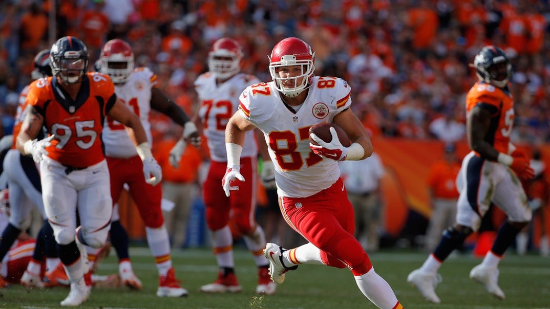 Travis Kelce On The Field 1
