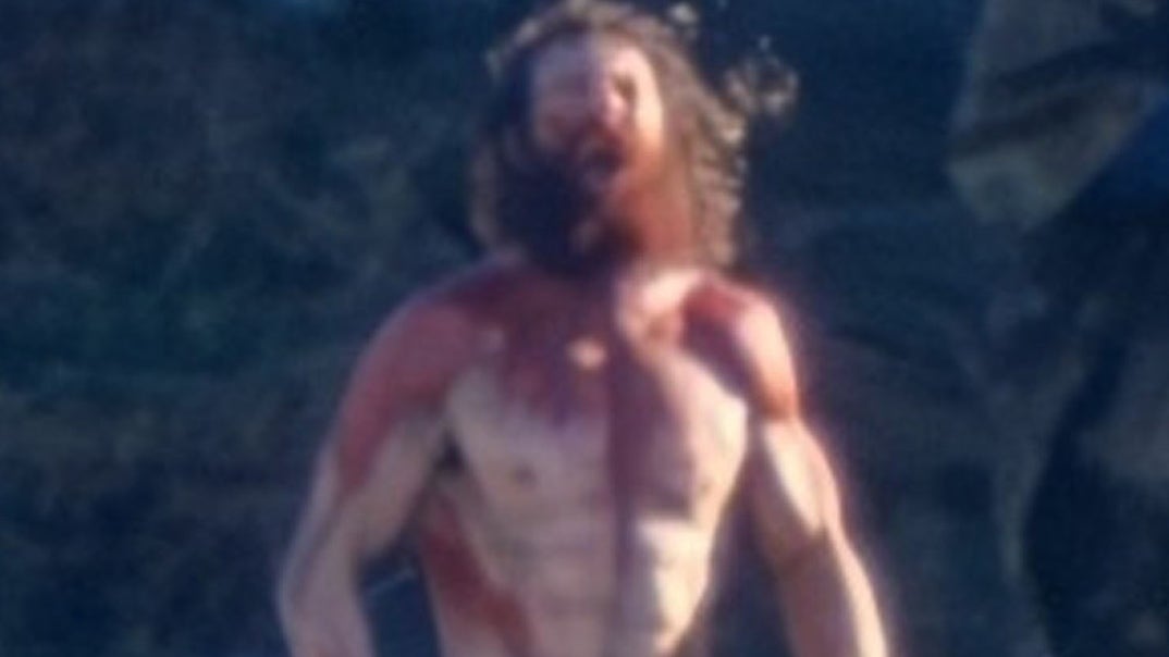 1120-Aaron-Taylor-Johnson-Barechested-PRIMARY