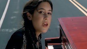 0609-Vanessa-Carlton-Memba-Them-hero