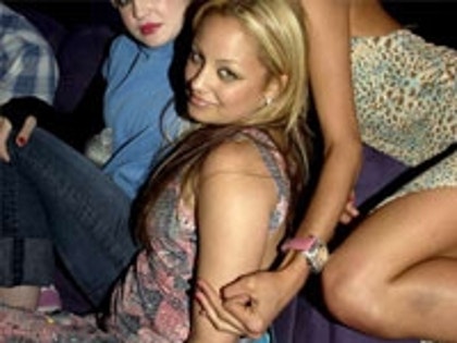 Nicole Richie Plump: click to launch