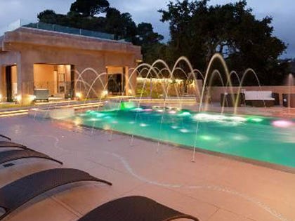 1218_rihanna_house_launch_ipad