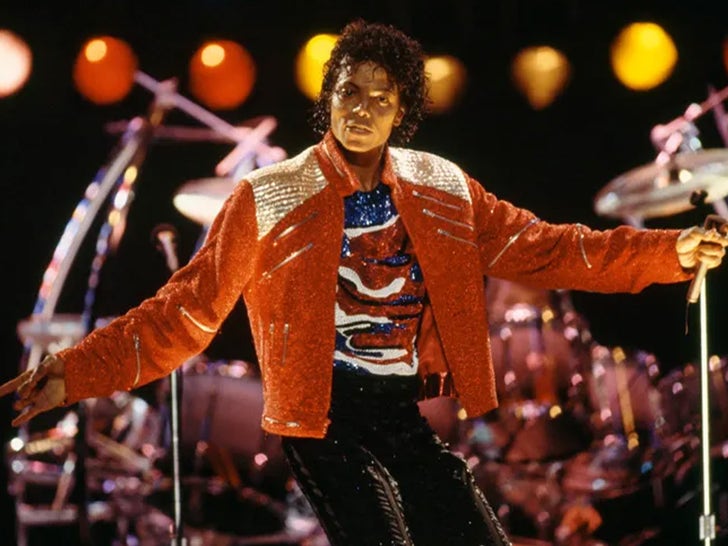 Michael Jackson Performance Photos!