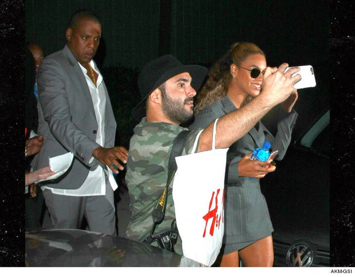 Jay Z Manhandles Crazed Beyonce Fan