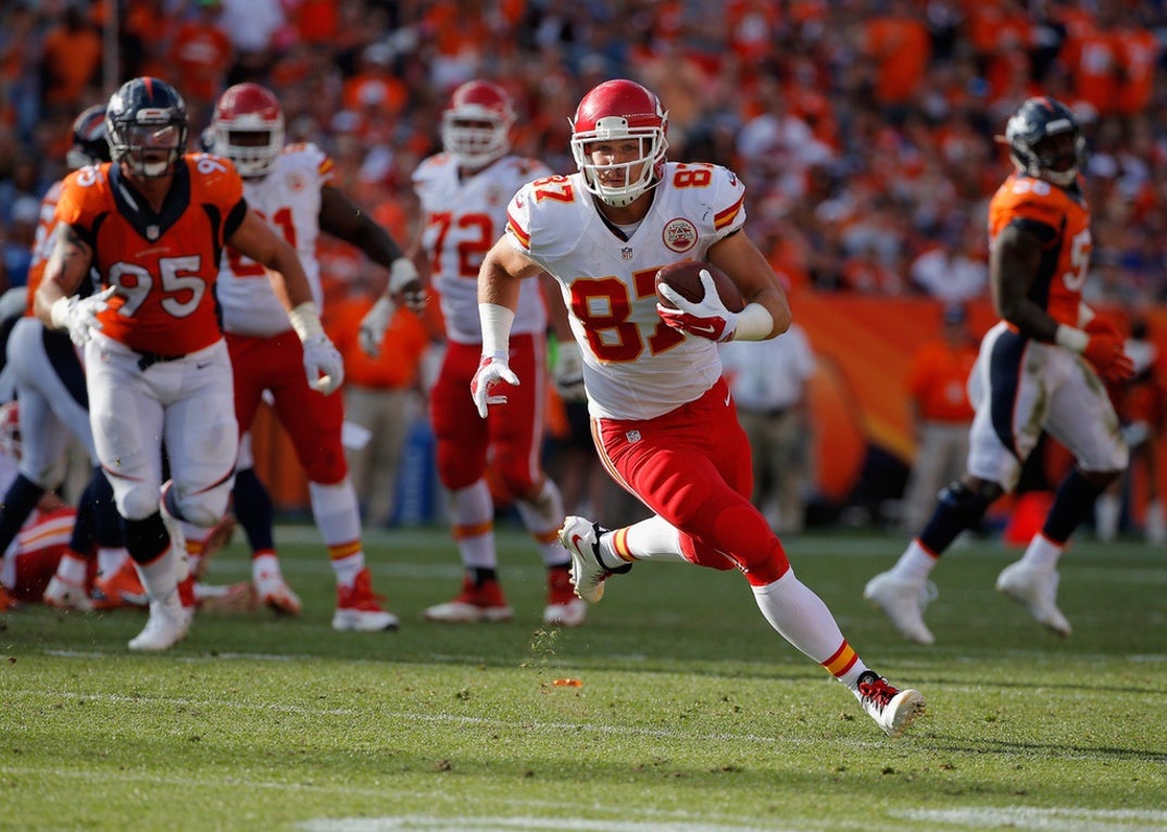 Travis Kelce On The Field 1