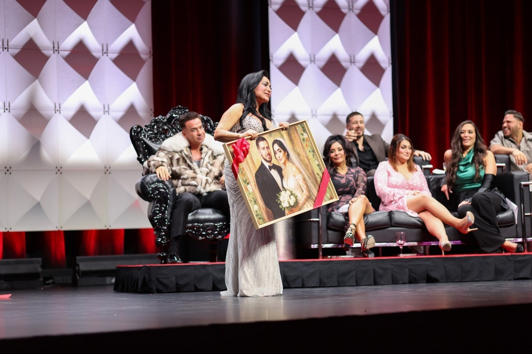 The cast of Jersey Shore Family Vacation hits the stage with comedian Chris Distefano for the first-ever Jersey Shore Roast, filmed live at Hard Rock Atlantic City. Catch all the unfiltered jokes, celebrity surprises, and iconic chaos when it airs on MTV in Spring 2026.

The roast was filmed for an upcoming episode of Jersey Shore Family Vacation, with cameras capturing every raw, hilarious, and totally unfiltered moment.