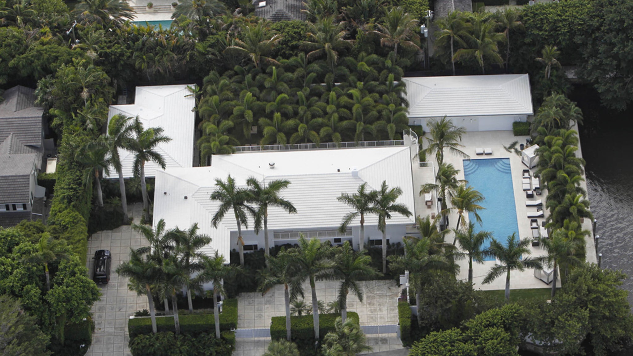Jeffrey Epstein S Infamous Palm Beach House For Sale At 22m