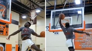 NFL's Tyreek Hill Hits Wild 360 & Windmill Dunks In Crazy Jam Session!!