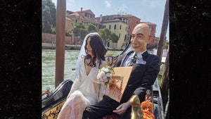 jeff bezos lauren sanchez mannequin venice backgrid