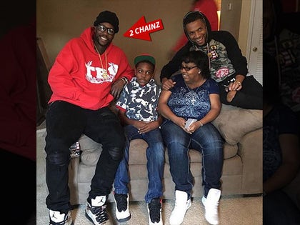 1208-2-chainz-santa-furnished-home-INSTAGRAm-01