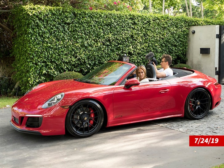 0819-jlo-arod-porsche-splash bg2