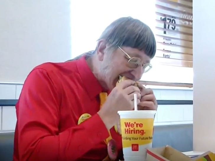 McDonald's Superfan, Big Mac Yeme 50 Yılını Kutluyor