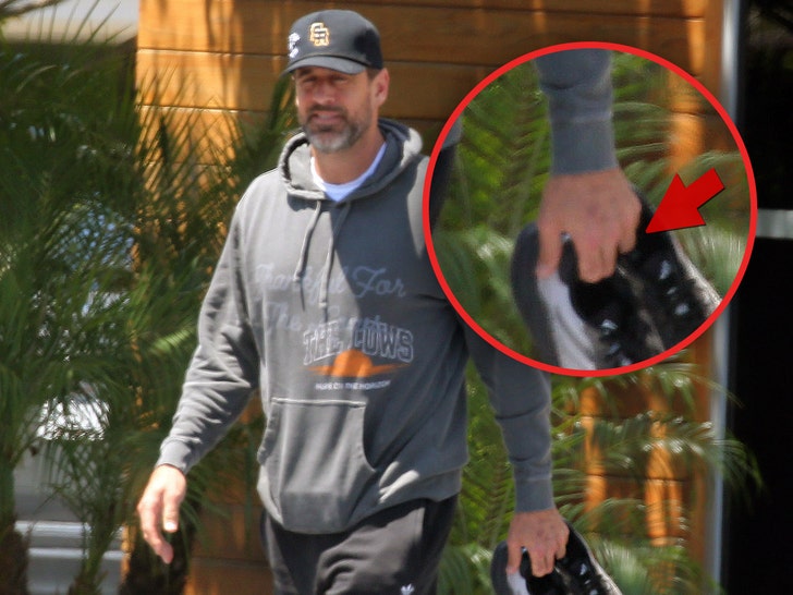 AARON-Rodgers-the-Image-Direct-1