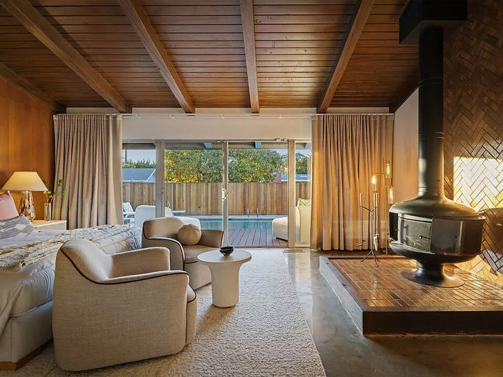 0430-Colman-Domingo-Lists-LA-Home-Sub2