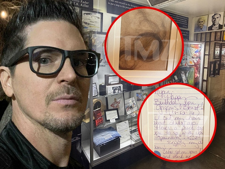 Zak-Bagans-2