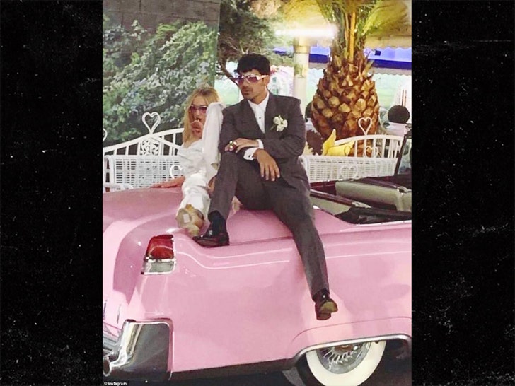 Sophie Turner's Vegas wedding to Joe Jonas included edible wedding