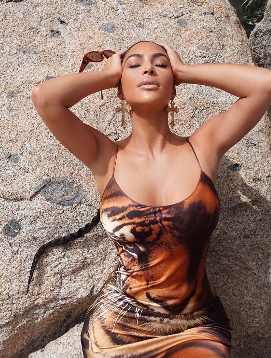 kim-kardashian-2020-hot-shots-photos06