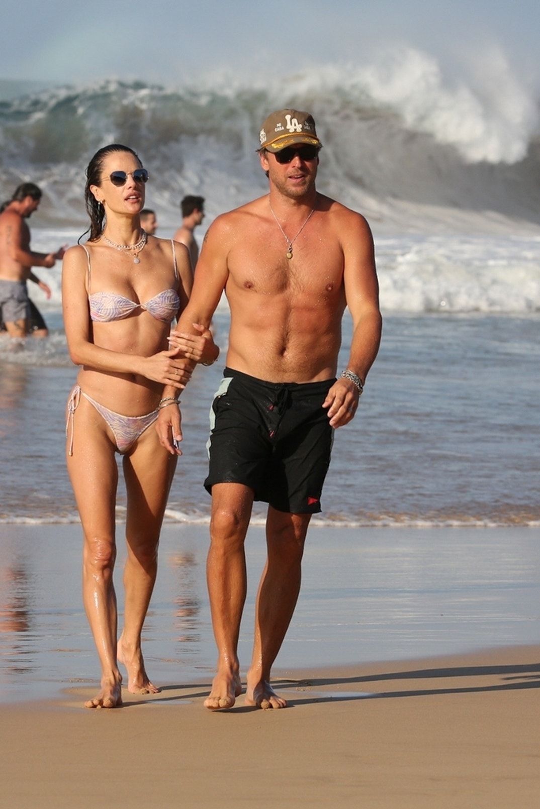 Alessandra Ambrosio Beach Day  5