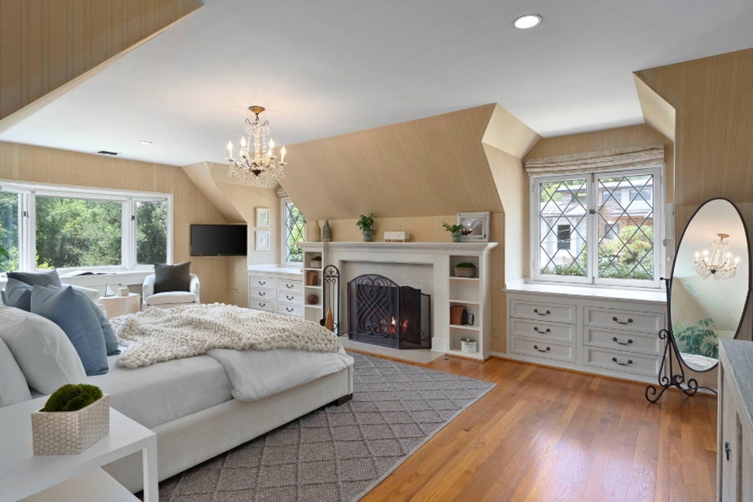 Charlotte Ross Studio City Home For Sale 16