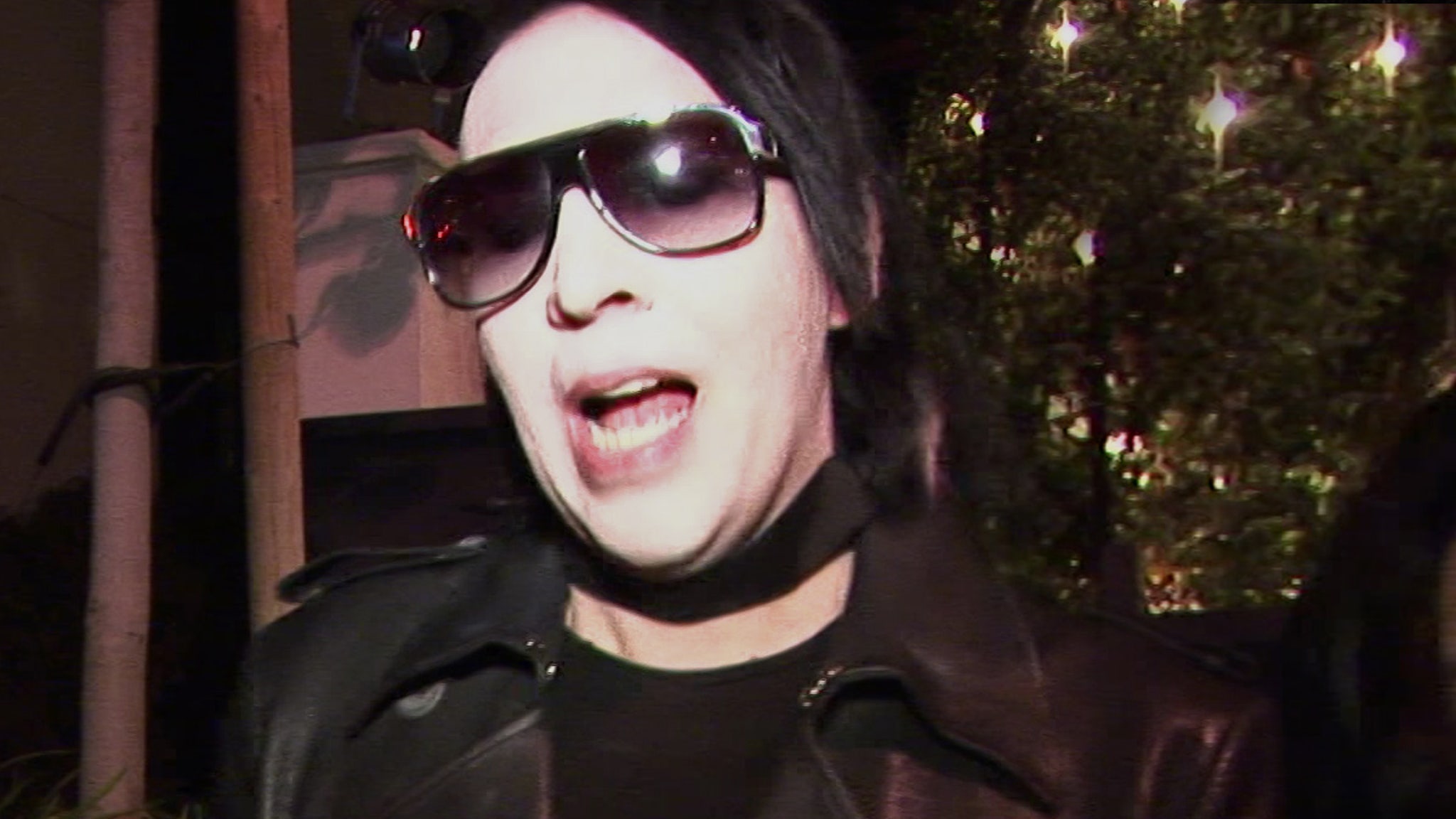 Marilyn Manson si è arresa a causa di un presunto incidente di sputi, rilasciata