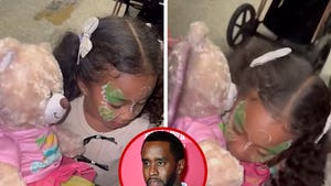 101725_diddy_daughter_toy_primary