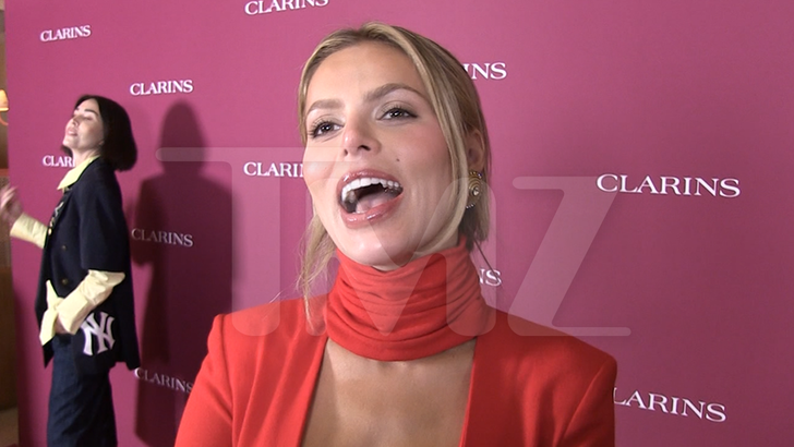 013026 Brooks Nader amanhã