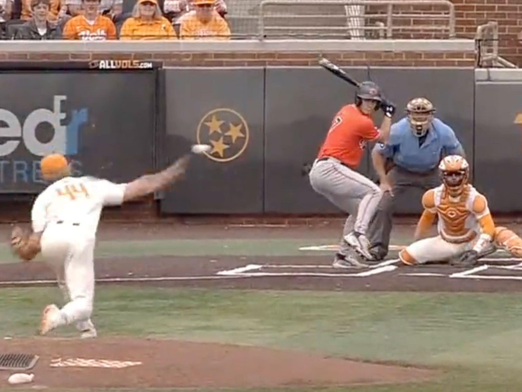 WATCH: Tennessee catcher takes friendly fire as Ben Joyce routinely tops  100 mph vs Vanderbilt - On3