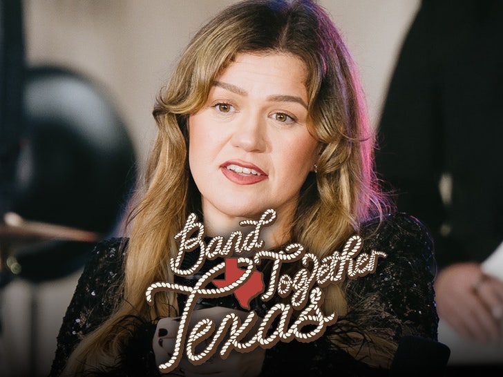 kelly clarkson band together texas main splash news 2